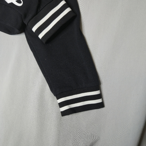 Playboy Cropped Sweatshirt Black And White Size XL - Picture 7 of 11